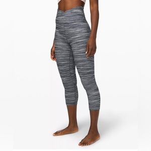 Lululemon align crop 21 cross waist size 6